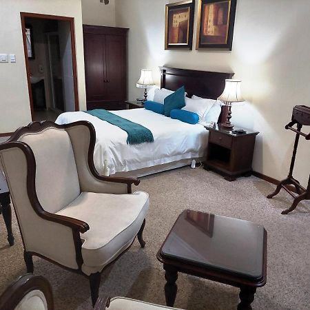 26 On Chamberlain Guest House Куинстаун Экстерьер фото