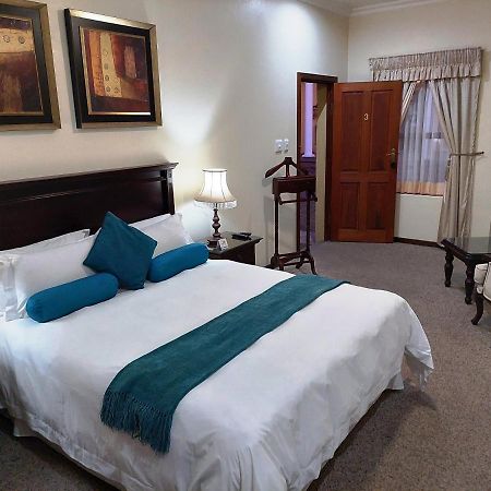 26 On Chamberlain Guest House Куинстаун Экстерьер фото