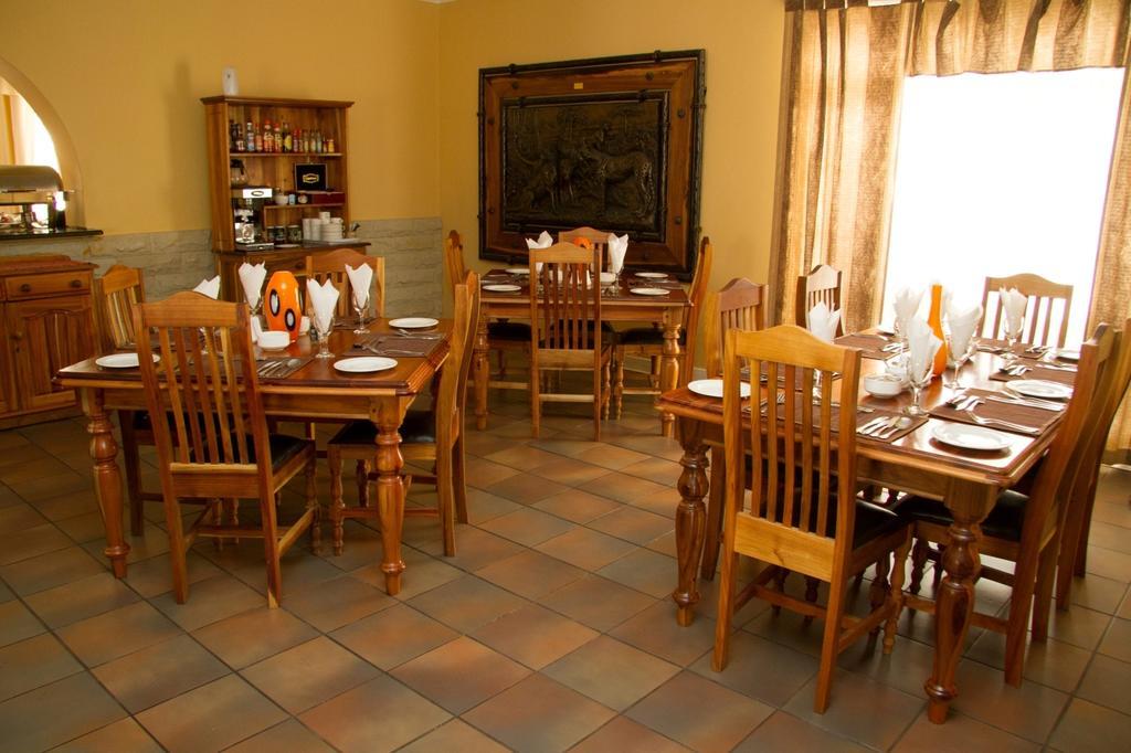 26 On Chamberlain Guest House Куинстаун Экстерьер фото