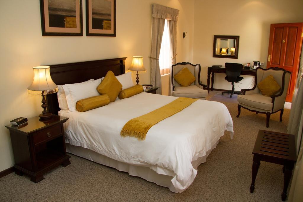26 On Chamberlain Guest House Куинстаун Номер фото