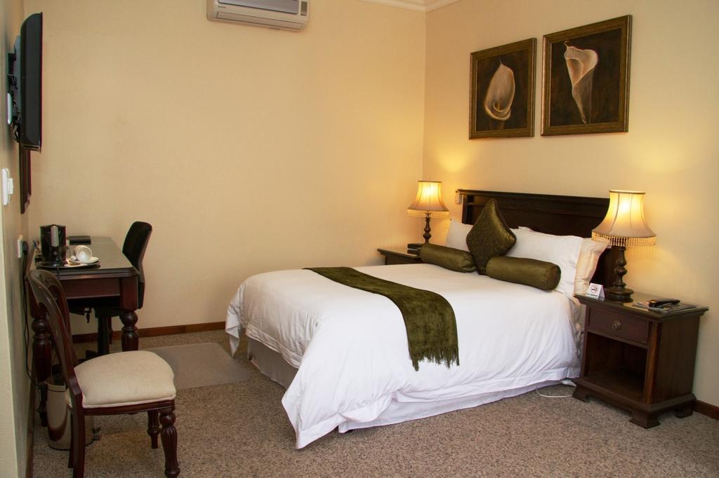 26 On Chamberlain Guest House Куинстаун Номер фото