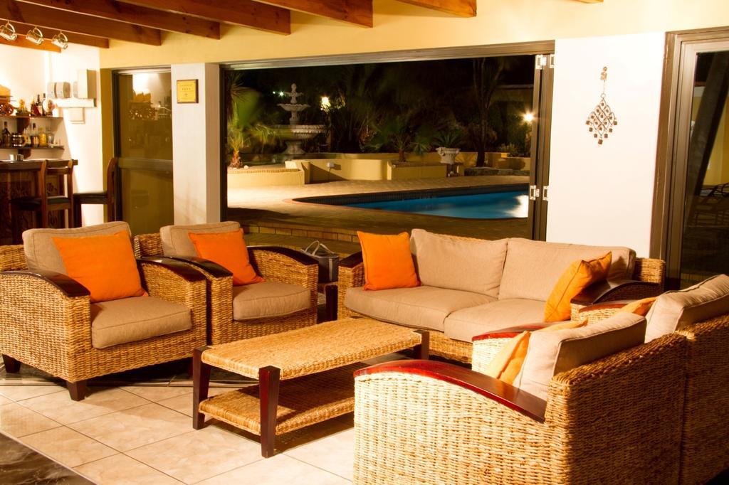 26 On Chamberlain Guest House Куинстаун Экстерьер фото